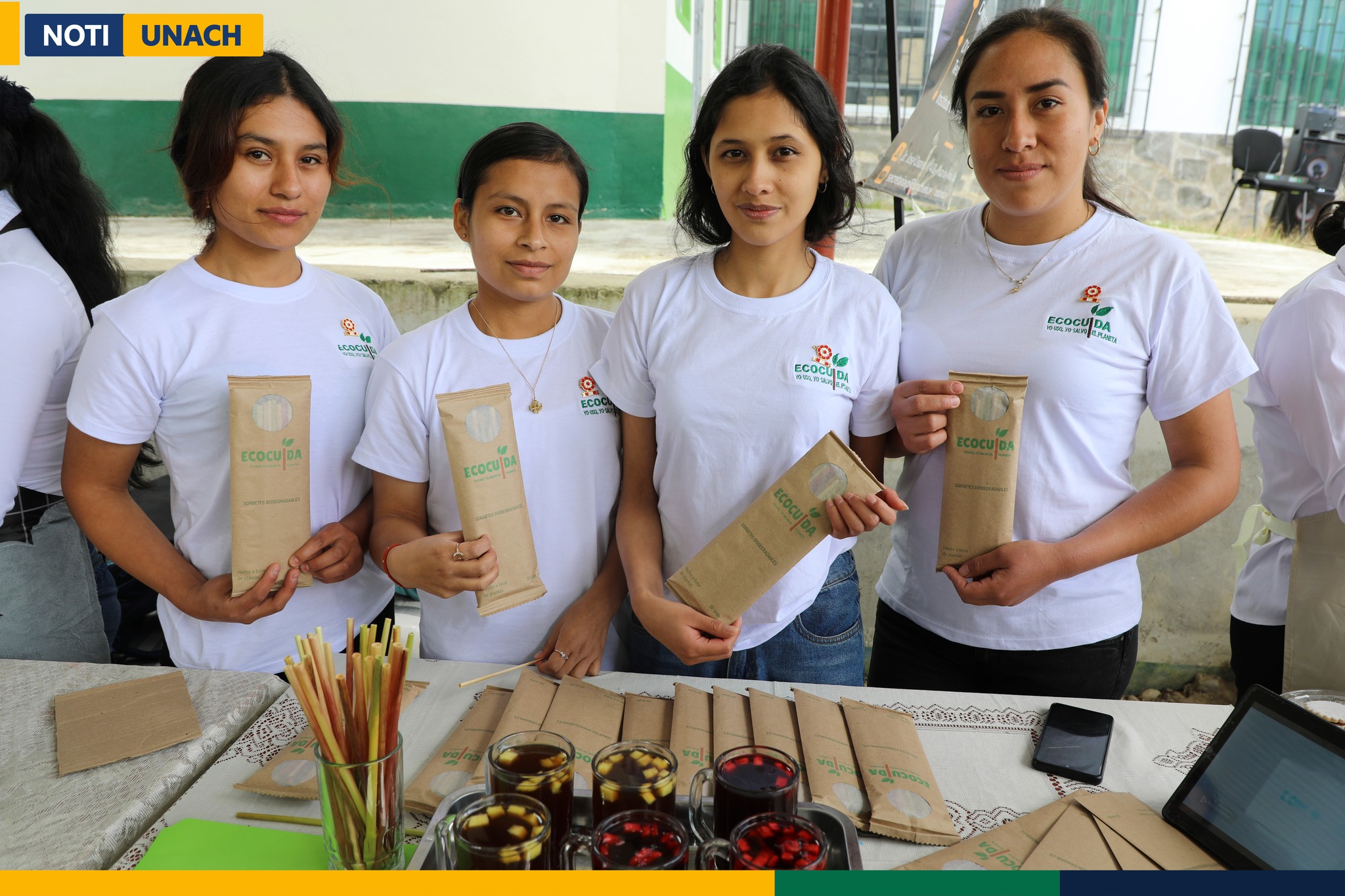 ESTUDIANTES DE CONTABILIAD, EXHIBEN 30 PROYECTOS DE EMPRENDIMIENTO EMPRESARIAL