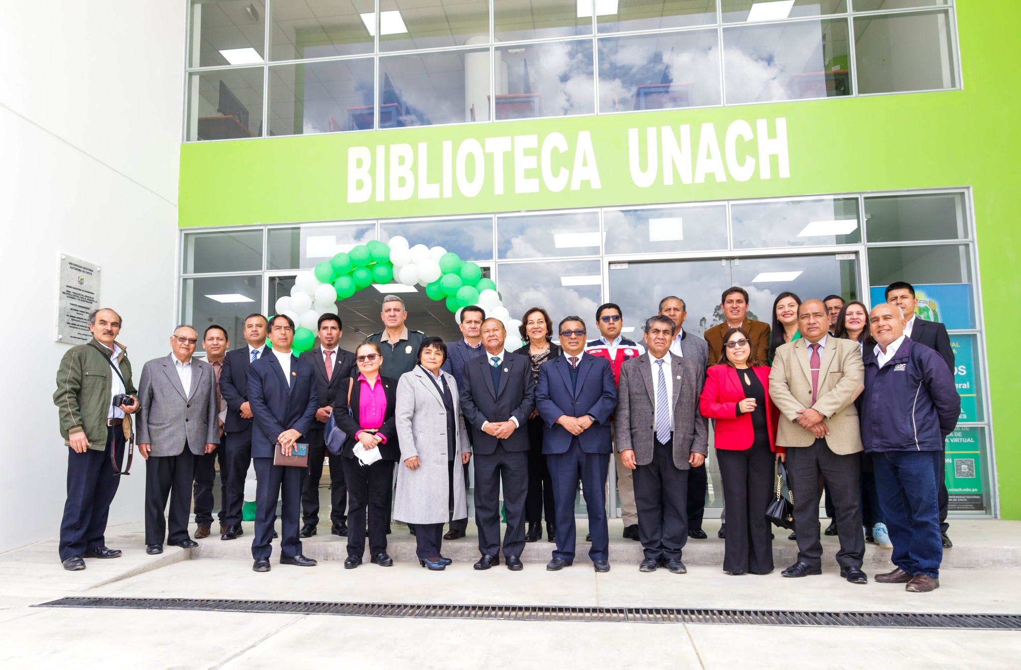 UNACH INAUGURÓ MODERNA BIBLIOTECA UNIVERSITARIA